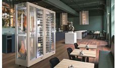 Combination of modular refrigerated cabinets