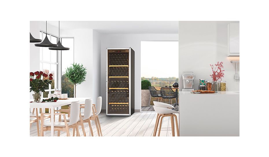 Multi temperature wine service cabinet - Storage shelves