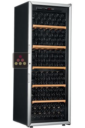 Multi temperature wine service cabinet - Storage shelves