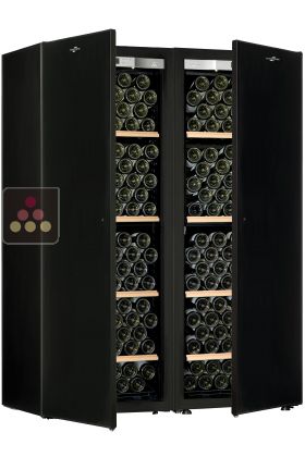 Combination of 2 single temperature wine cabinets for ageing and/or service - Storage shelves