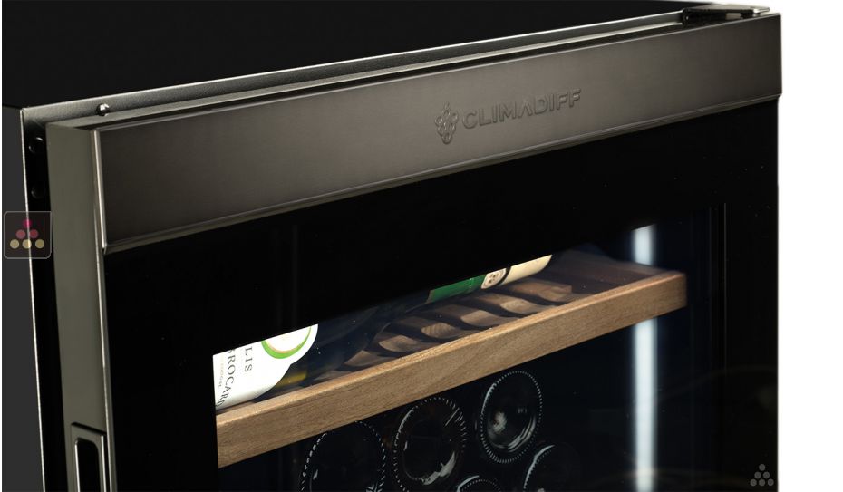 Connected 2 temperature wine cabinet for service and storage 