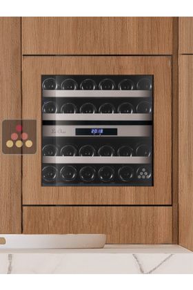 Dual temperature built in wine cabinet for service self-ventilated with a customizable front