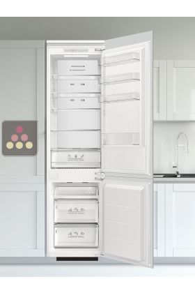 Combined built-in refrigerator and freezer with customizable front panels - 300L