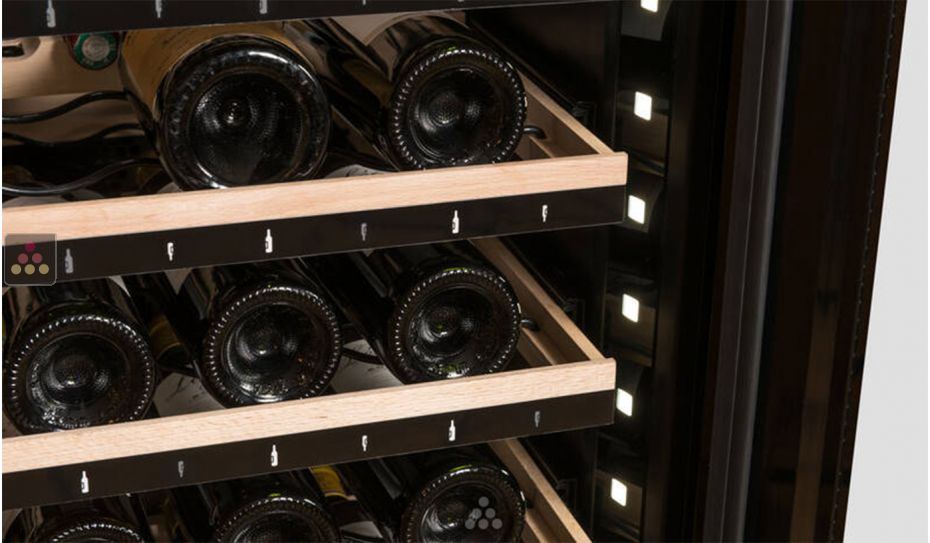 Connected mono or multi-temperature wine cabinet for service and storage with smart shelves