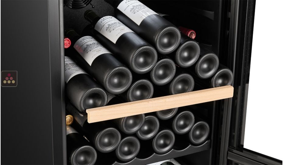 2 temperature wine cabinet for service 