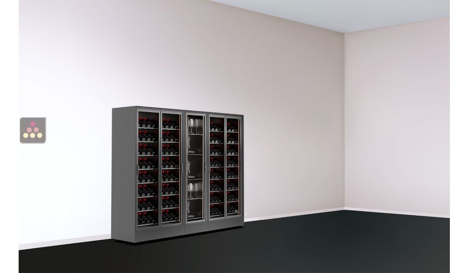 Combination of 2 wine display cases and 1 non-refrigerated module for glassware or spirits - Home - FIT frame - Inclined display