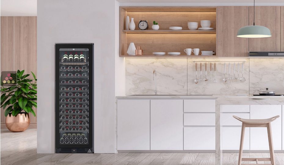 Built-in single temperature wine cabinet for service