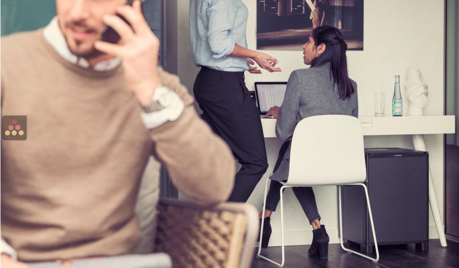 Mini-Bar with full door - can be fitted - 40L
