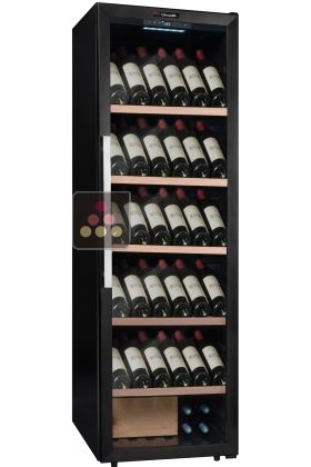 Wine cabinet for multi temperature service or single temperature storage 