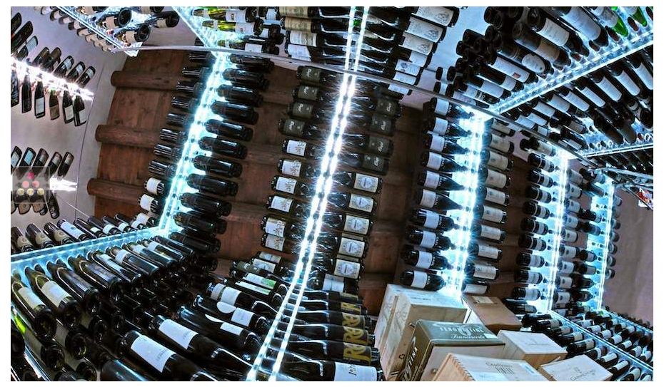 Wine Rack in Clear Plexiglass for wall and ceiling for 28 bottles