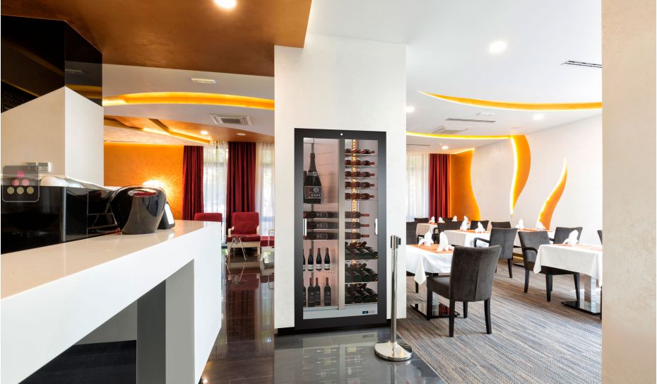 Professional built-in multi-temperature wine display cabinet - Mixed shelves